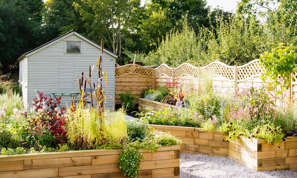 How To Design A Low-Maintenance Garden Using Durable Pots?